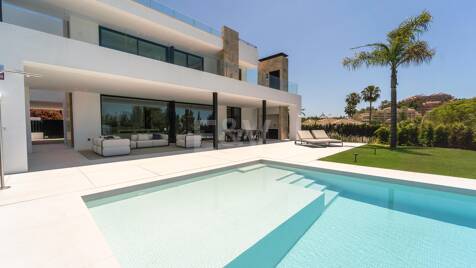 Exceptionell modern villa i Los Naranjos Golf
