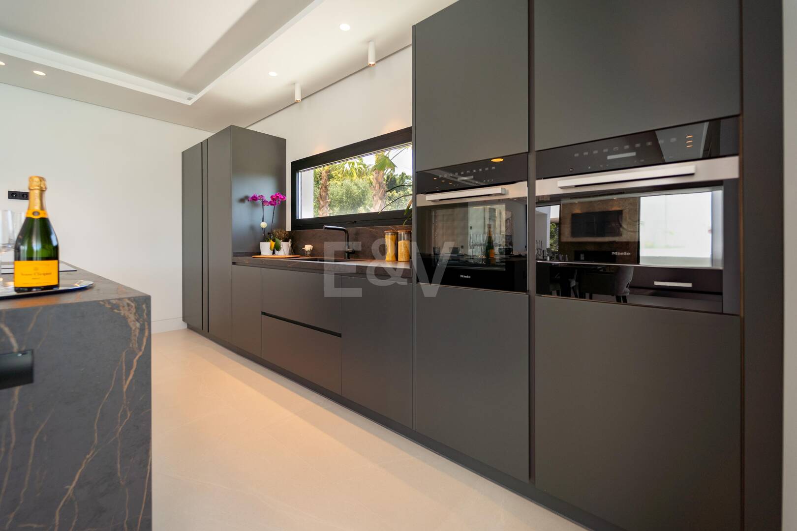 Exceptionell modern villa i Los Naranjos Golf