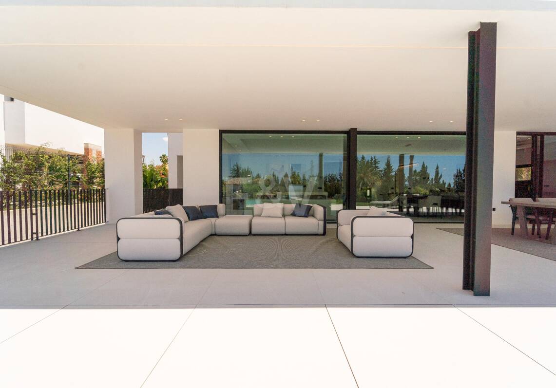 Villa moderne exceptionnelle à Los Naranjos Golf