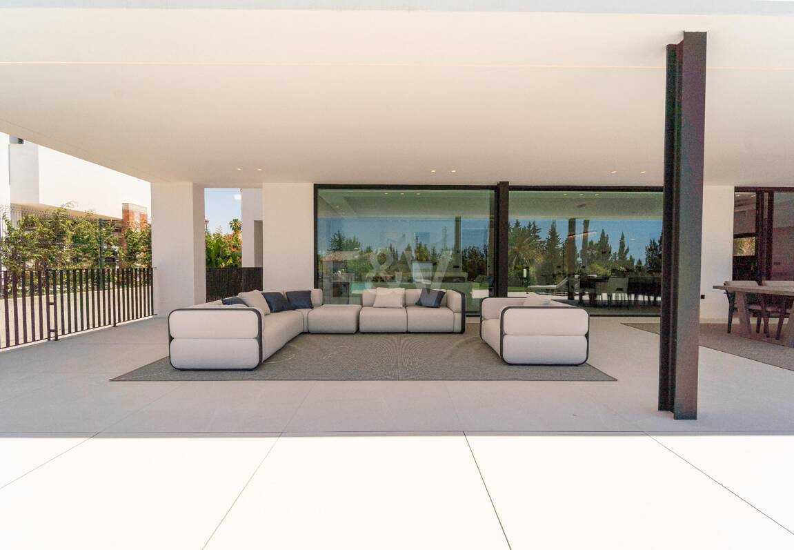 Villa moderne exceptionnelle à Los Naranjos Golf