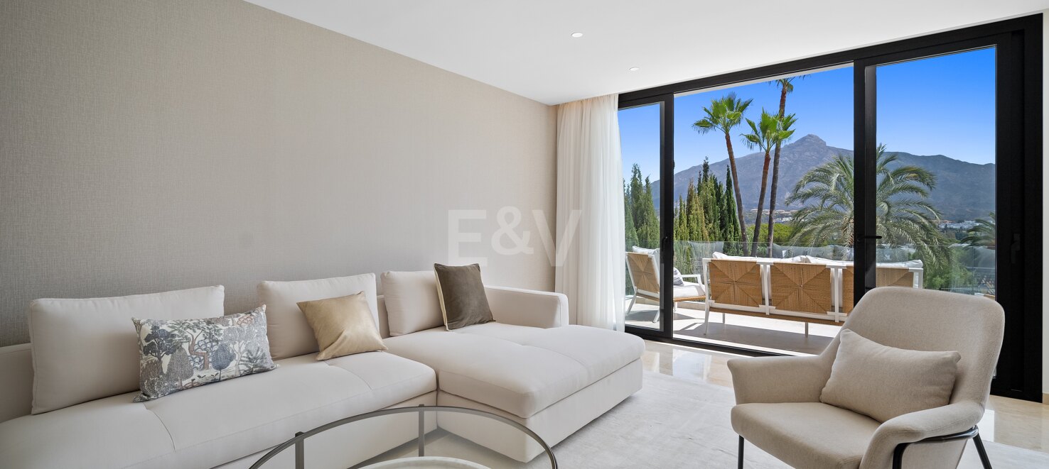 Exquisita villa de 5 dormitorios en suite en Nueva Andalucía disponible para alquiler de larga temporada