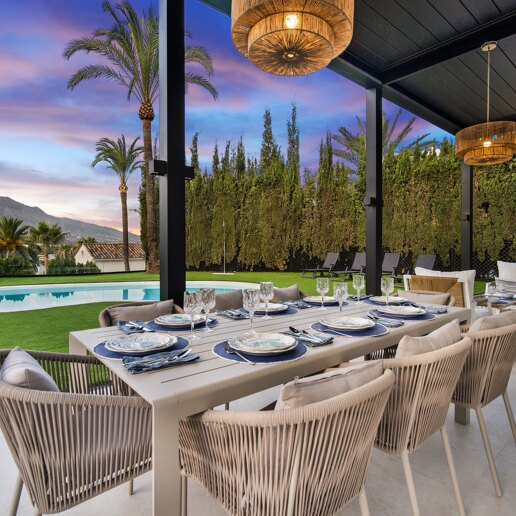 Exquisita villa de 5 dormitorios en suite en Nueva Andalucía disponible para alquiler de larga temporada