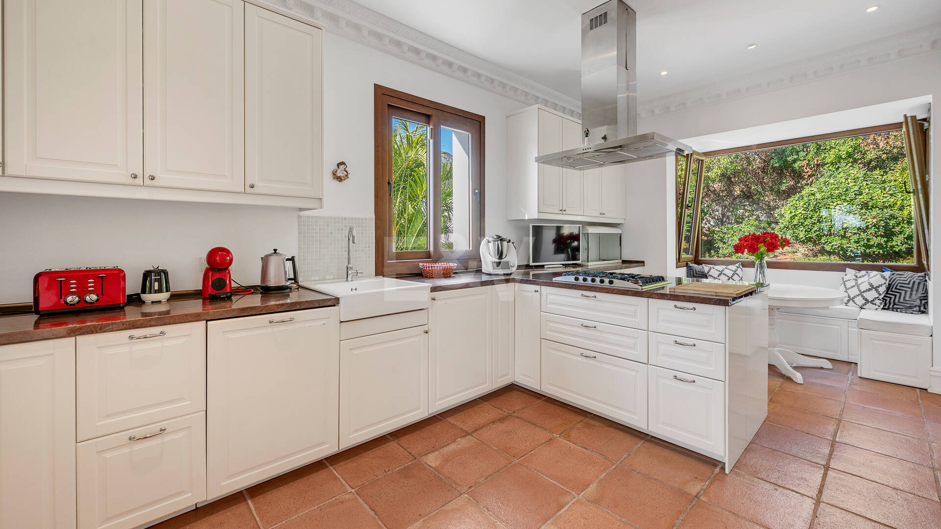 Elegante Villa mit Meerblick in Marbella