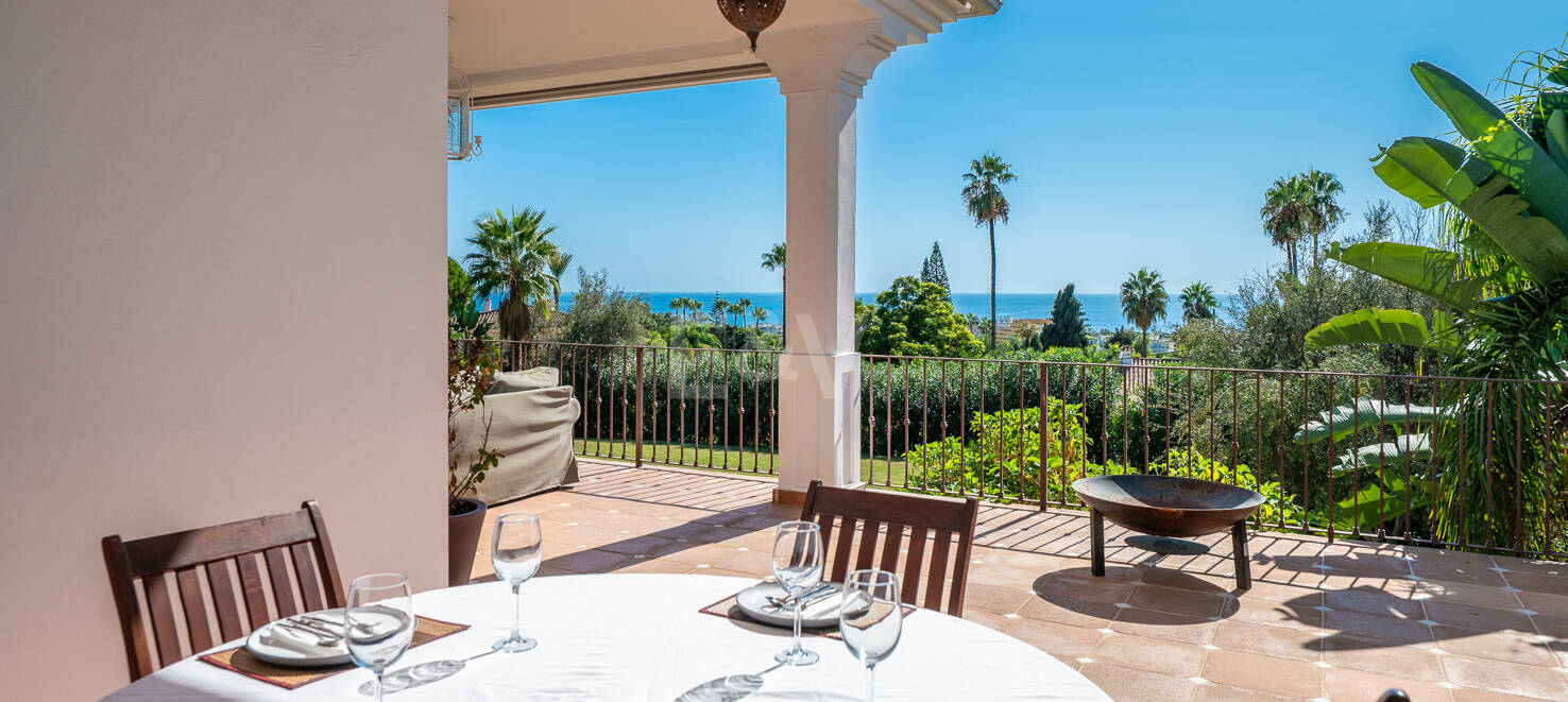 Elegante Villa con Vistas al Mar en Marbella