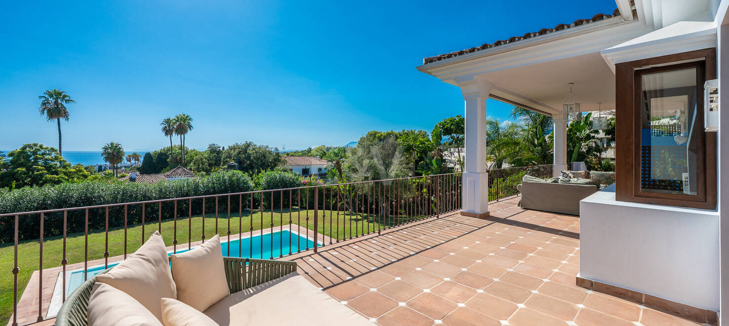 Elegante Villa con Vistas al Mar en Marbella