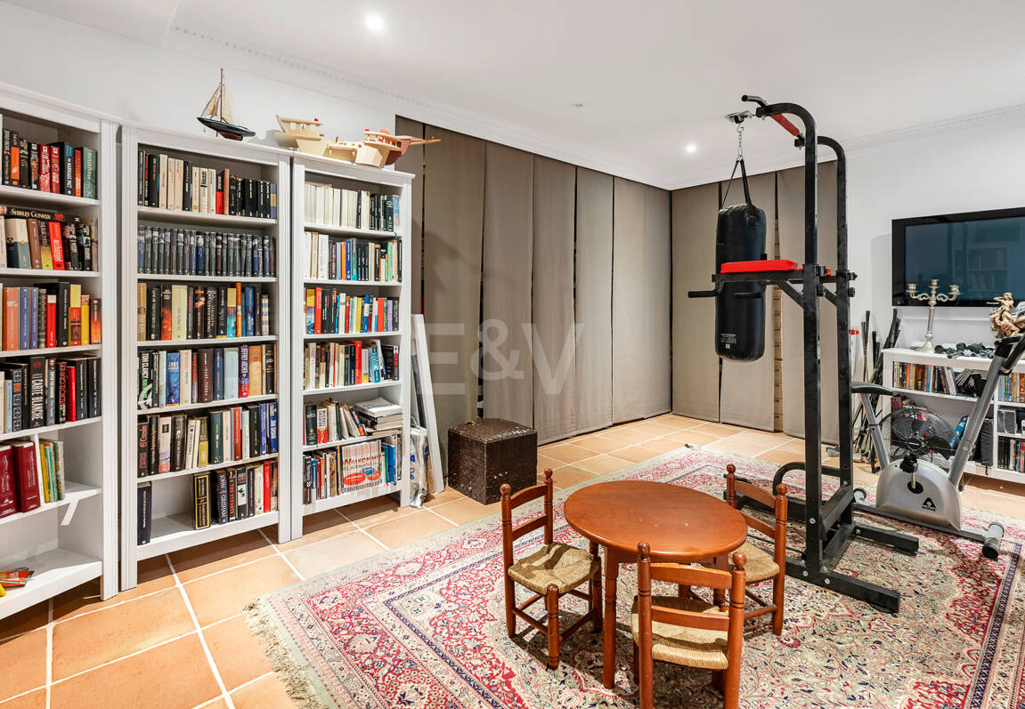 Elegant Villa with Sea Views in Marbella