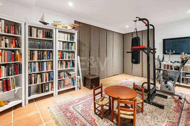 Elegant Villa with Sea Views in Marbella