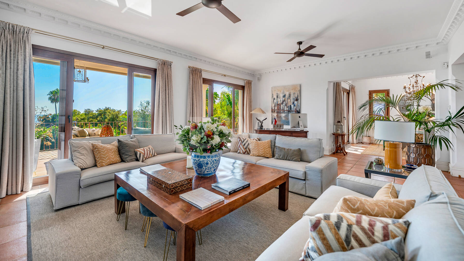 Elegante Villa mit Meerblick in Marbella