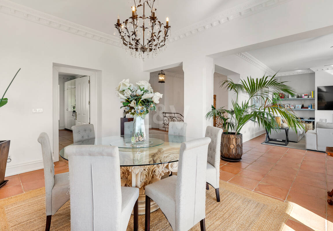 Elegant Villa with Sea Views in Marbella