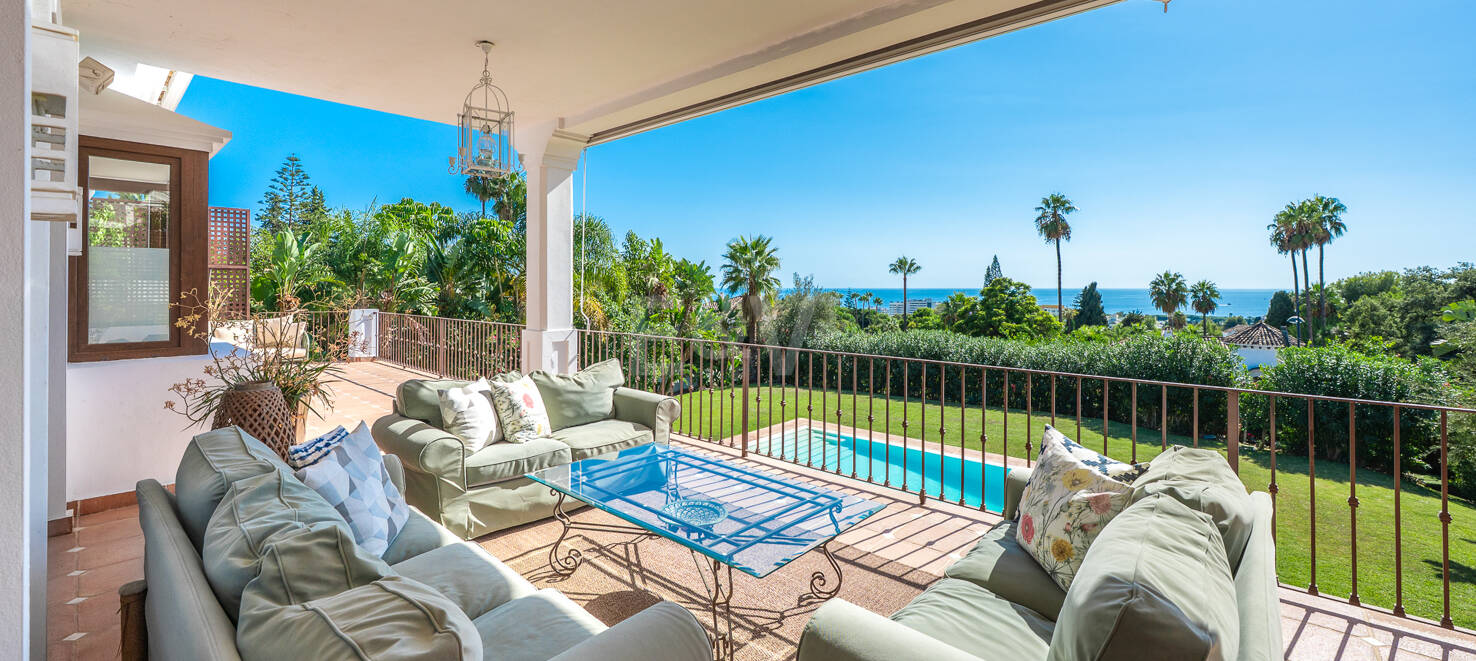 Elegante Villa con Vistas al Mar en Marbella