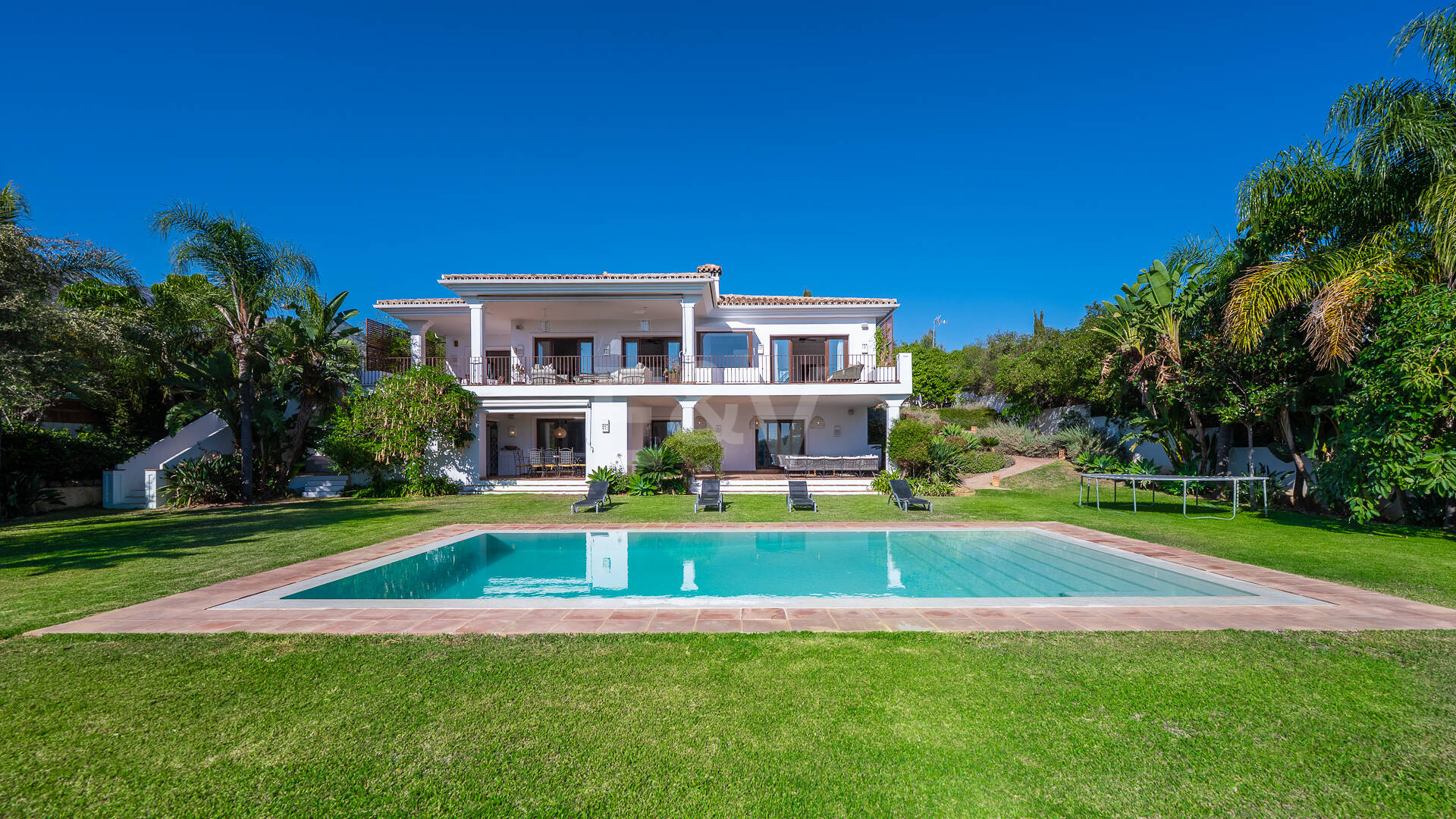 Elegante Villa mit Meerblick in Marbella