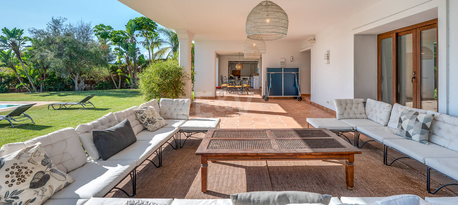 Elegante Villa con Vistas al Mar en Marbella