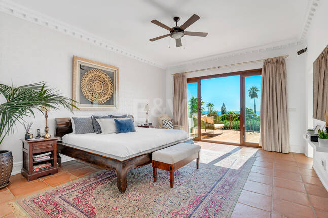 Elegant Villa with Sea Views in Marbella