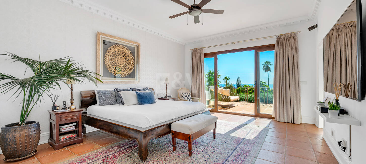 Elegante Villa con Vistas al Mar en Marbella