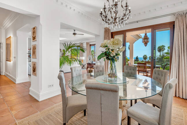 Elegant Villa with Sea Views in Marbella