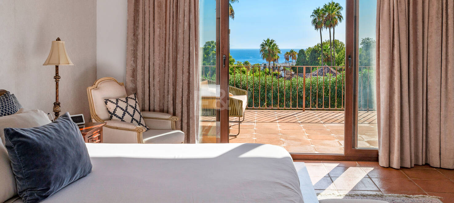 Elegante Villa con Vistas al Mar en Marbella