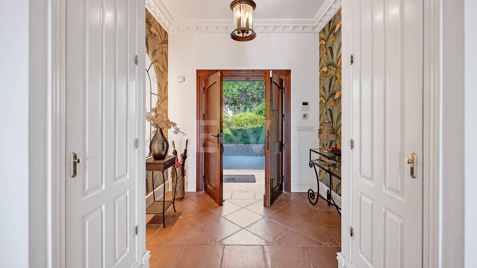 Elegante Villa mit Meerblick in Marbella