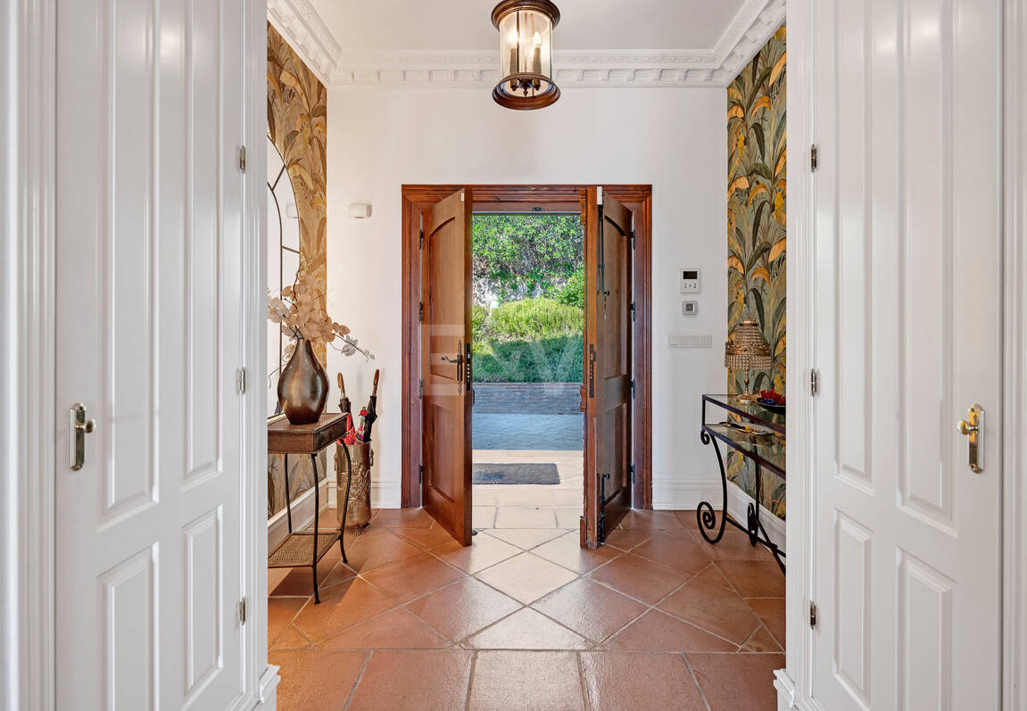 Elegant Villa with Sea Views in Marbella