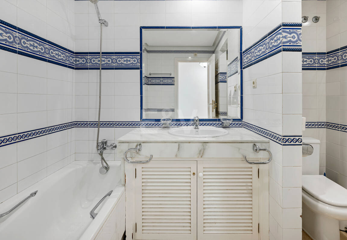 Exclusive apartment – Bright, spacious, and just steps from the sea