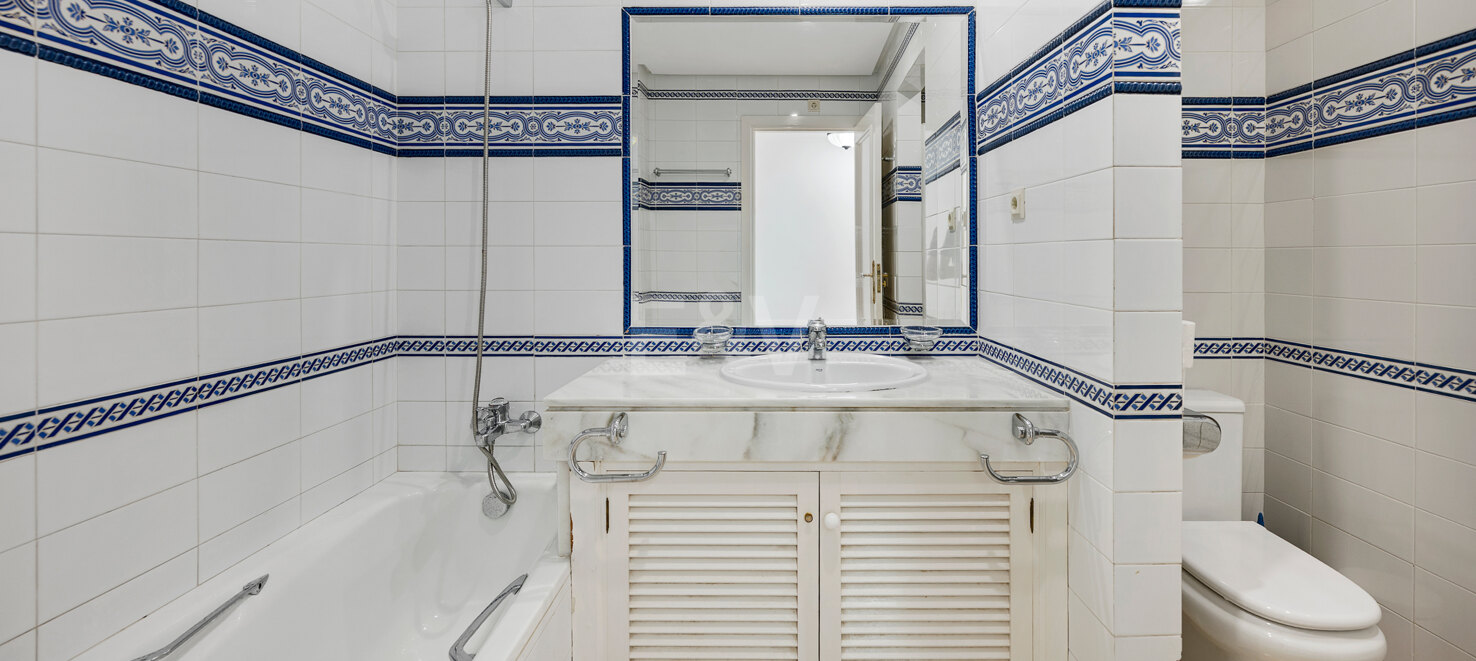 Exclusivo apartamento – Luminoso, espacioso y a sólo unos pasos del mar