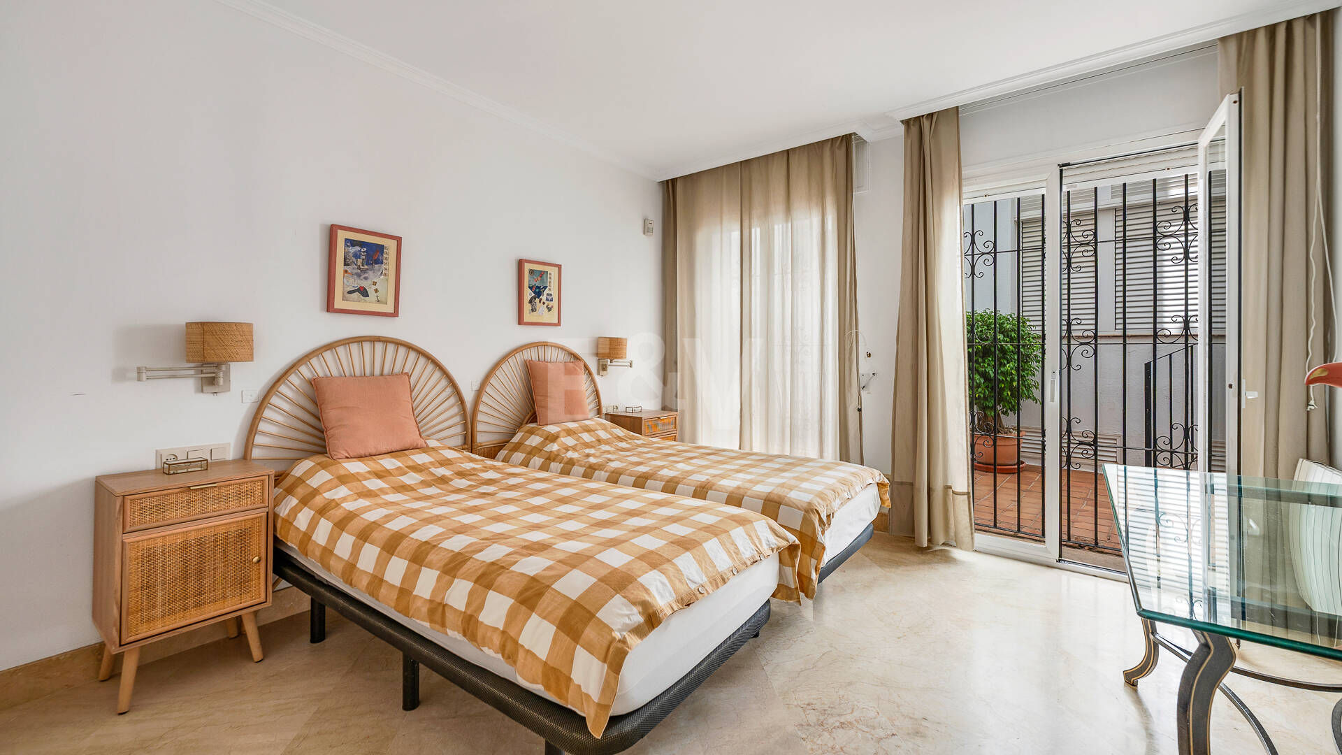 Exclusive apartment – Bright, spacious, and just steps from the sea