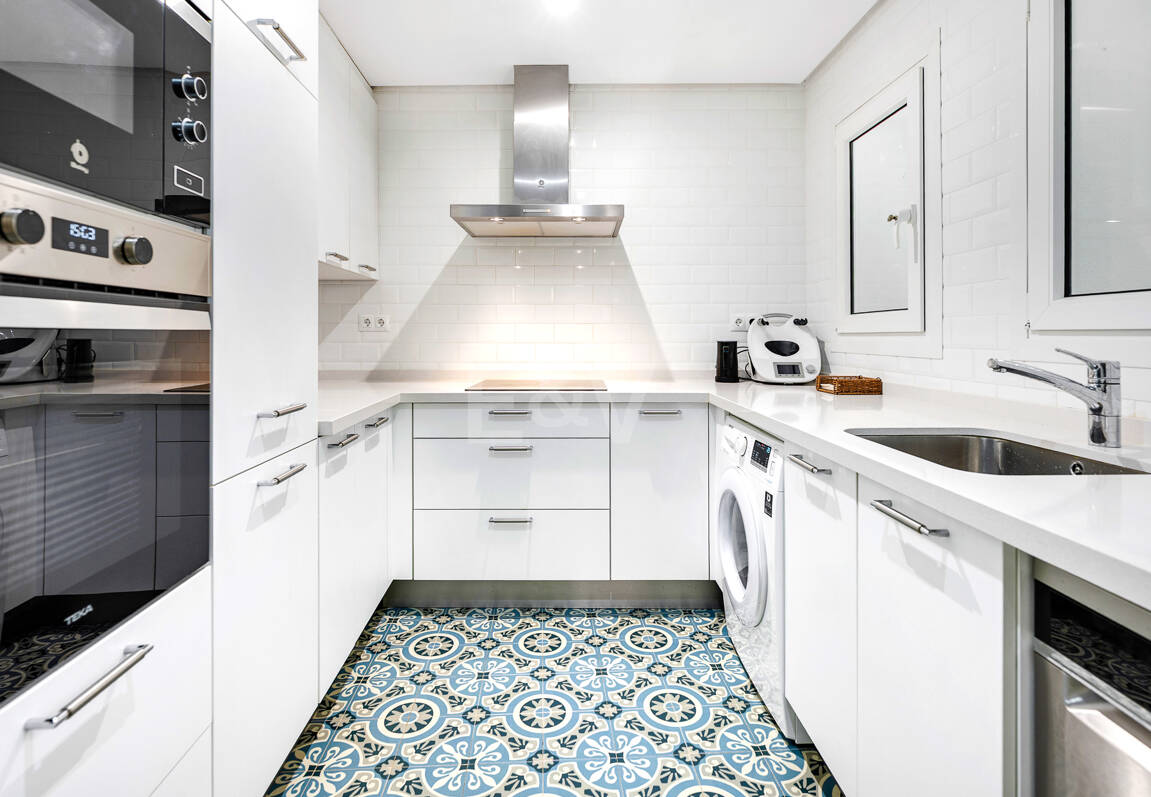 Exclusive apartment – Bright, spacious, and just steps from the sea