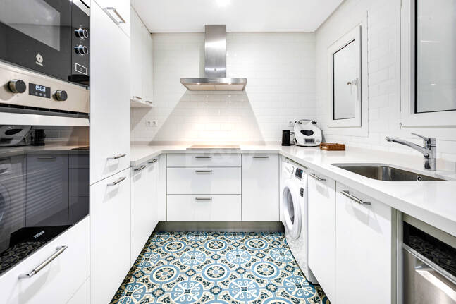 Exclusive apartment – Bright, spacious, and just steps from the sea