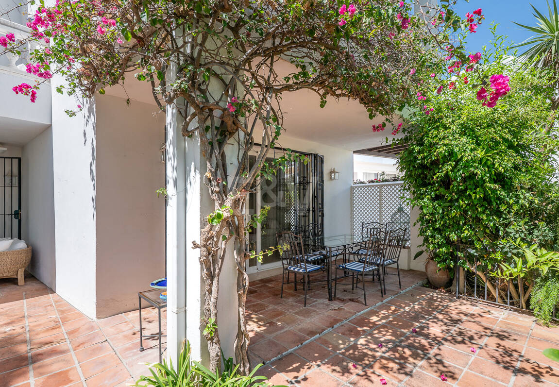 Exclusive apartment – Bright, spacious, and just steps from the sea