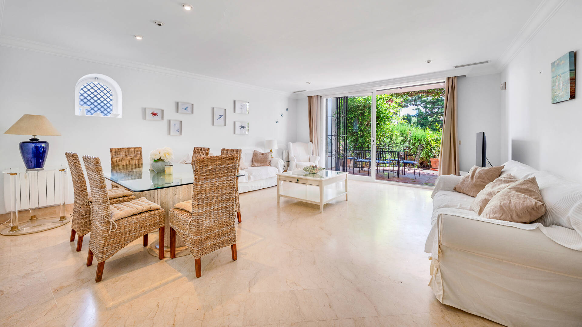 Exclusive apartment – Bright, spacious, and just steps from the sea