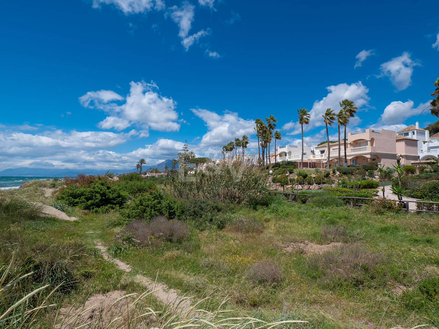 Exclusive apartment – Bright, spacious, and just steps from the sea