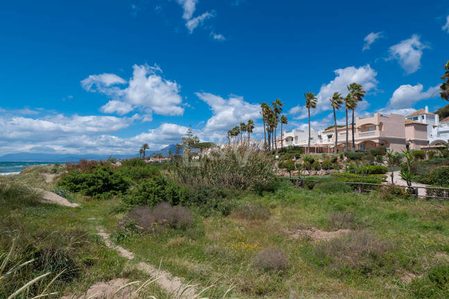 Exclusive apartment – Bright, spacious, and just steps from the sea