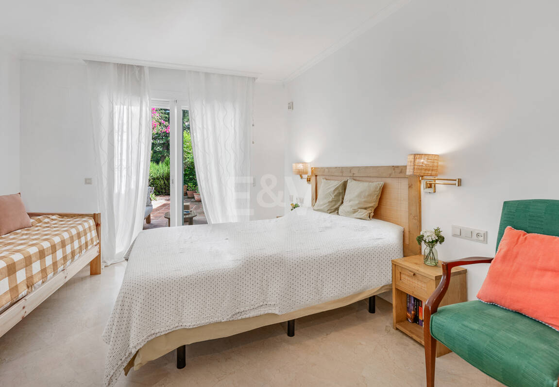 Exclusive apartment – Bright, spacious, and just steps from the sea