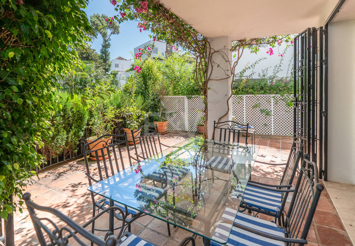 Exclusive apartment – Bright, spacious, and just steps from the sea