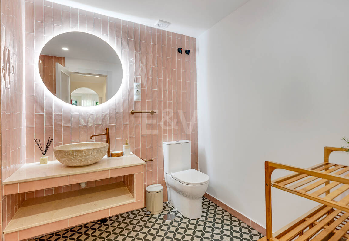 Exclusive apartment – Bright, spacious, and just steps from the sea