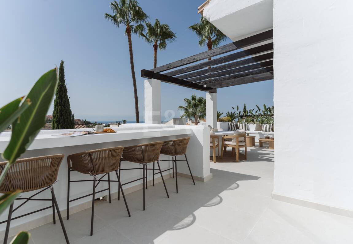 Eck-Duplex-Penthouse in geschlossener Wohnanlage mit privatem Tauchbecken & Meerblick