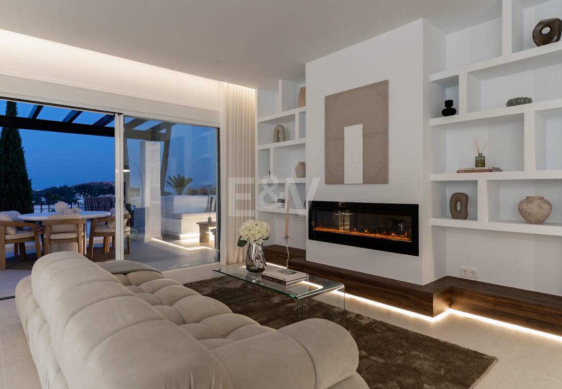 Eck-Duplex-Penthouse in geschlossener Wohnanlage mit privatem Tauchbecken & Meerblick