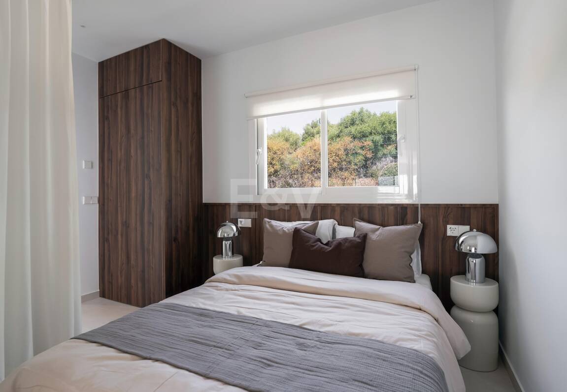 Eck-Duplex-Penthouse in geschlossener Wohnanlage mit privatem Tauchbecken & Meerblick