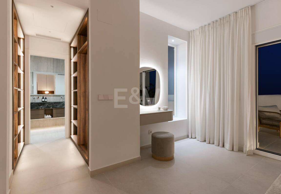 Eck-Duplex-Penthouse in geschlossener Wohnanlage mit privatem Tauchbecken & Meerblick