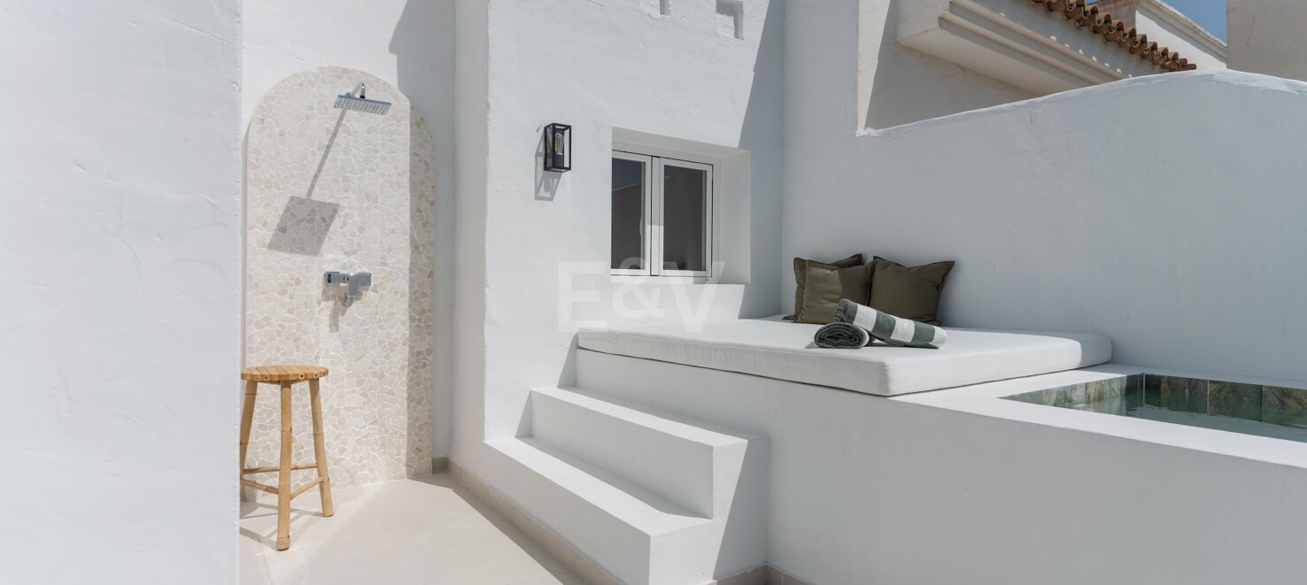 Eck-Duplex-Penthouse in geschlossener Wohnanlage mit privatem Tauchbecken & Meerblick