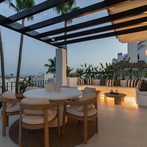 Eck-Duplex-Penthouse in geschlossener Wohnanlage mit privatem Tauchbecken & Meerblick