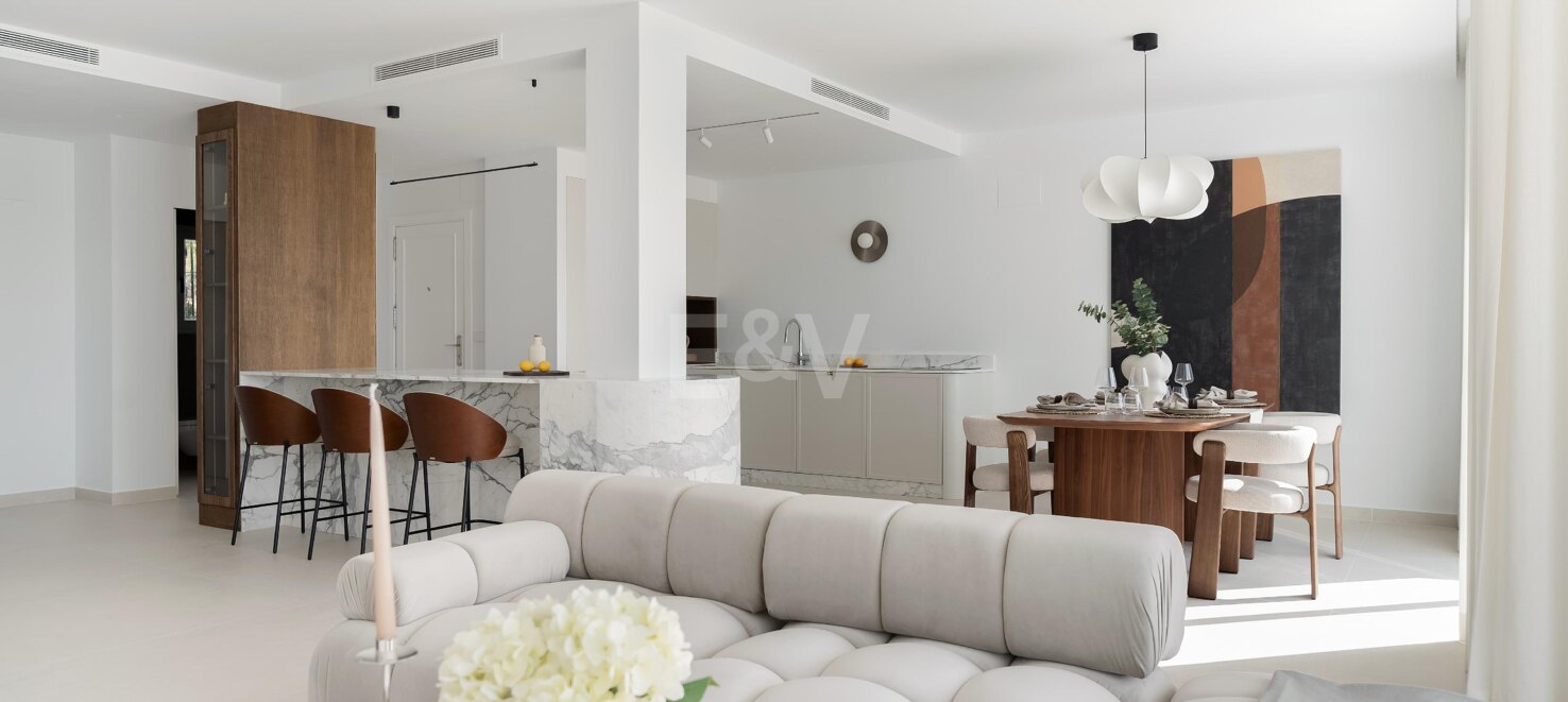 Eck-Duplex-Penthouse in geschlossener Wohnanlage mit privatem Tauchbecken & Meerblick
