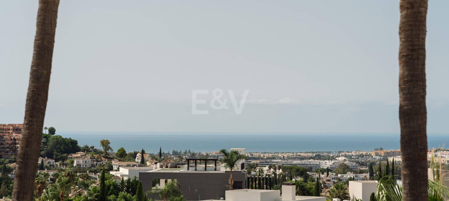 Eck-Duplex-Penthouse in geschlossener Wohnanlage mit privatem Tauchbecken & Meerblick