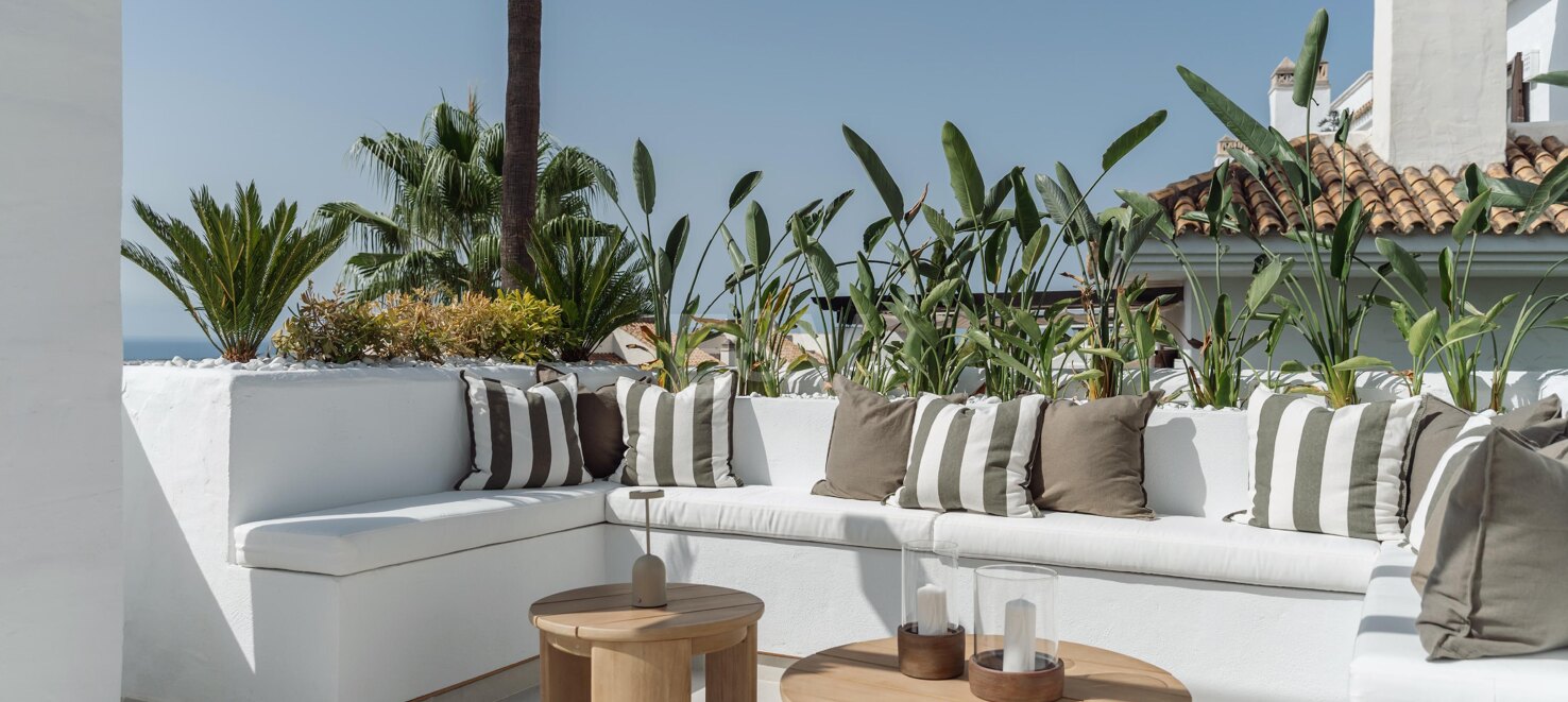 Eck-Duplex-Penthouse in geschlossener Wohnanlage mit privatem Tauchbecken & Meerblick