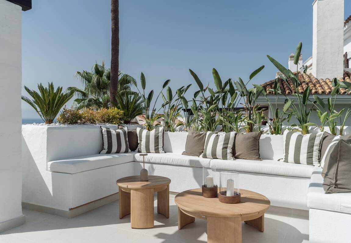 Eck-Duplex-Penthouse in geschlossener Wohnanlage mit privatem Tauchbecken & Meerblick