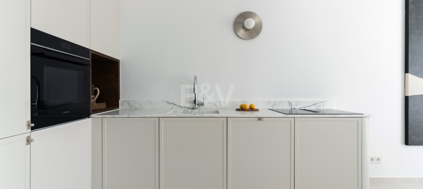 Eck-Duplex-Penthouse in geschlossener Wohnanlage mit privatem Tauchbecken & Meerblick