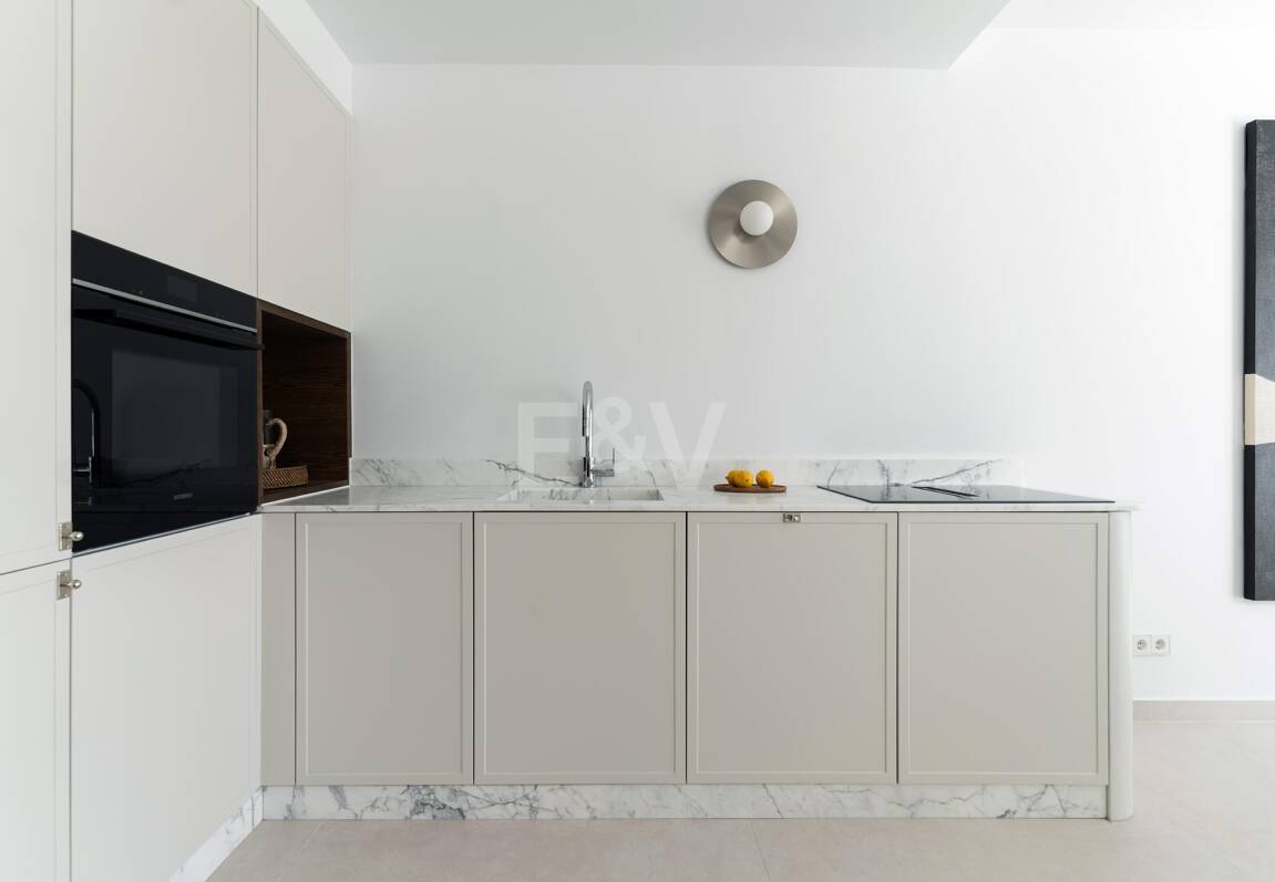 Eck-Duplex-Penthouse in geschlossener Wohnanlage mit privatem Tauchbecken & Meerblick