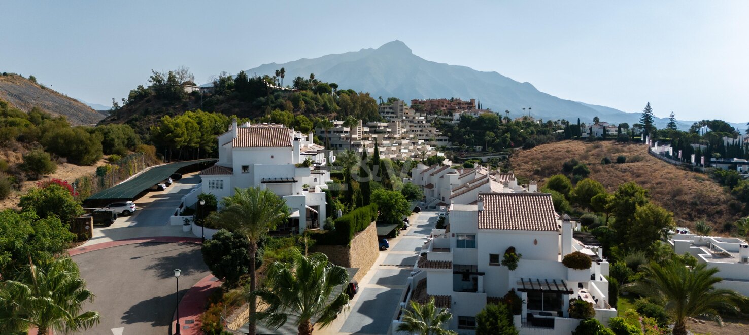 Eck-Duplex-Penthouse in geschlossener Wohnanlage mit privatem Tauchbecken & Meerblick