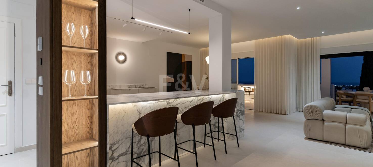 Eck-Duplex-Penthouse in geschlossener Wohnanlage mit privatem Tauchbecken & Meerblick