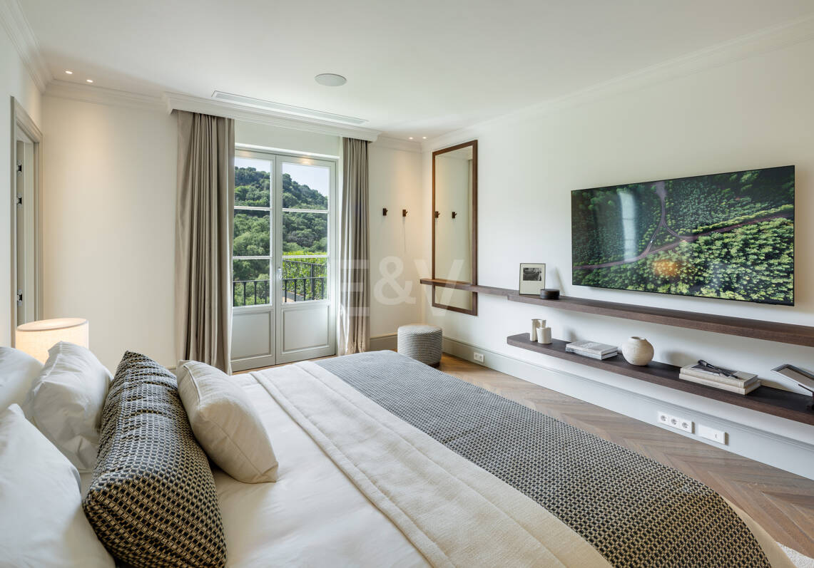 Villa Liora – Lujo Atemporal en el Corazón de La Zagaleta