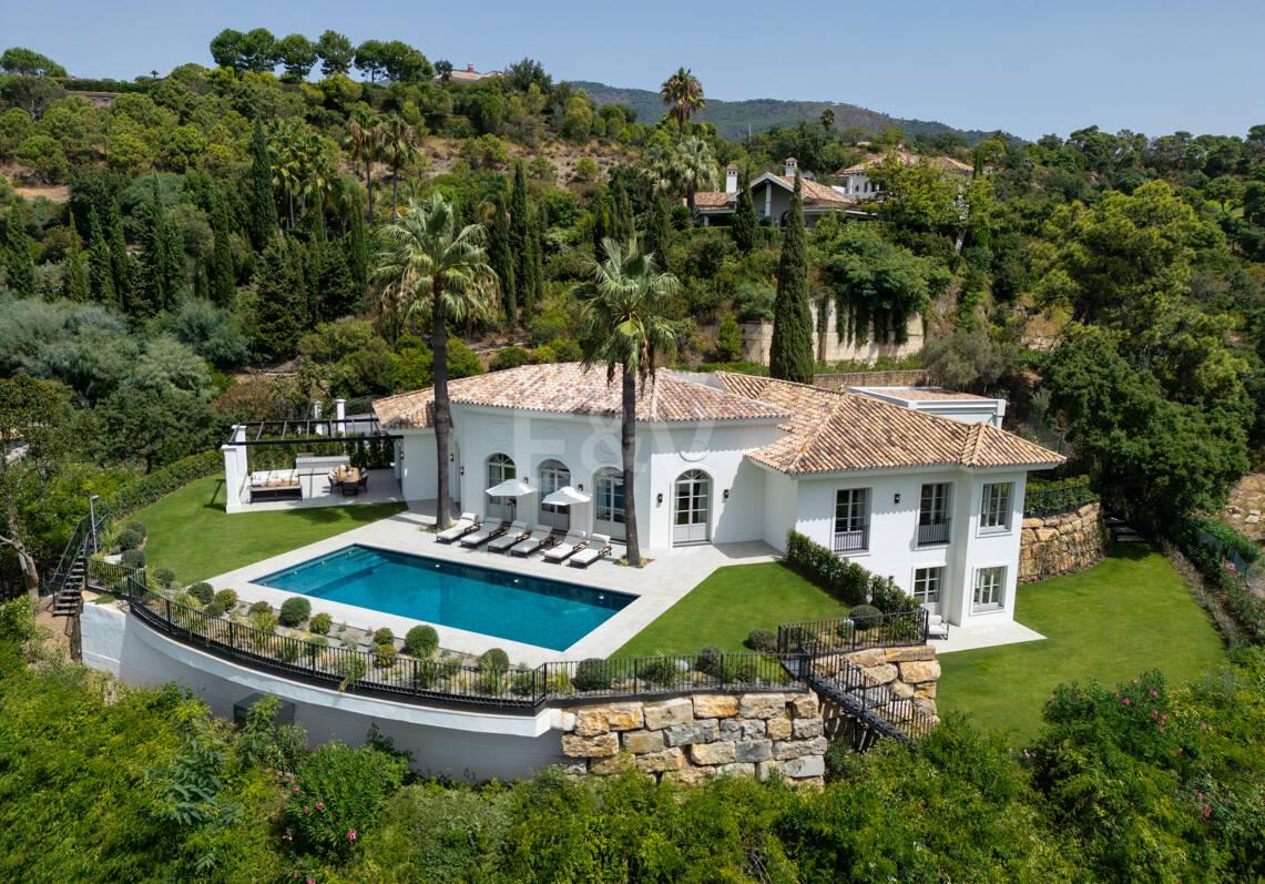 Villa Liora – Lujo Atemporal en el Corazón de La Zagaleta